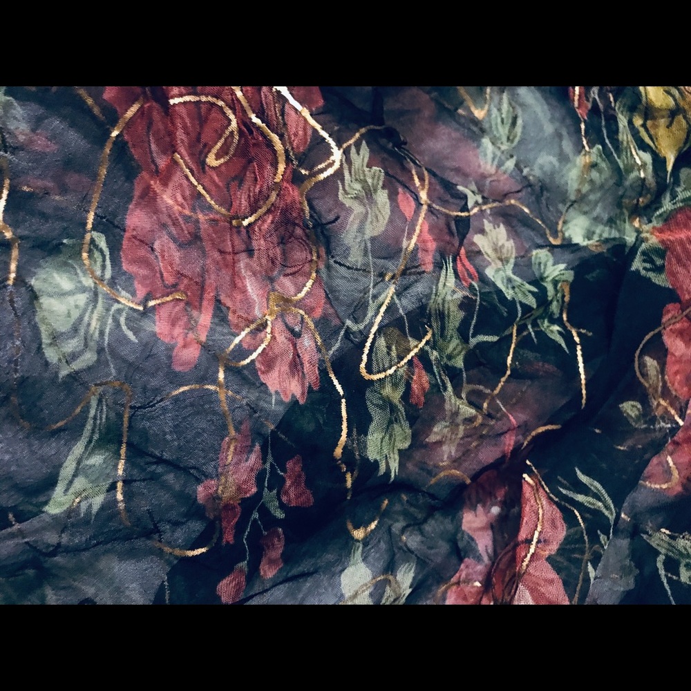 AWESOME FRINGED SCARF